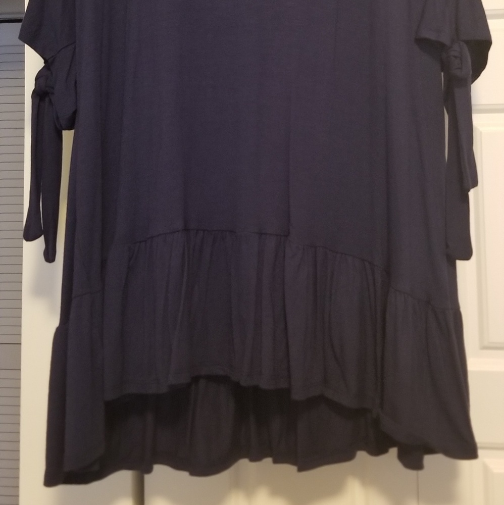 Top - Picture 2 of 2